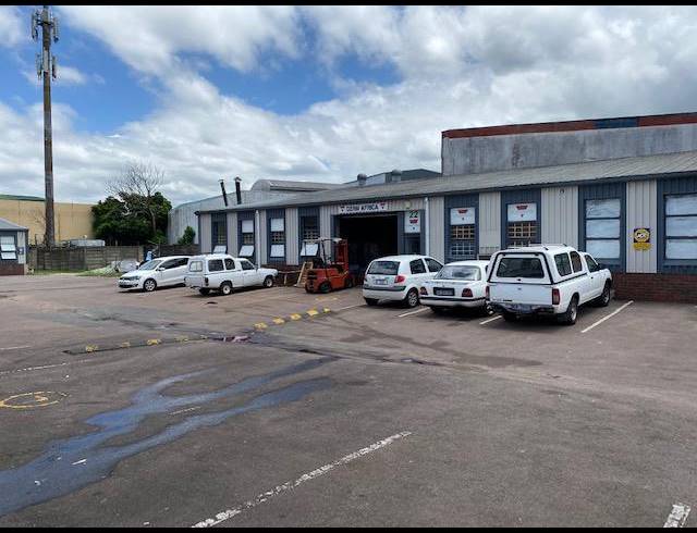 135M² WAREHOUSE TO LET IN SPRINGFIELD PARK